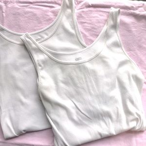 👯‍♀️ Two basic white ribbed maternity tanks sz L
